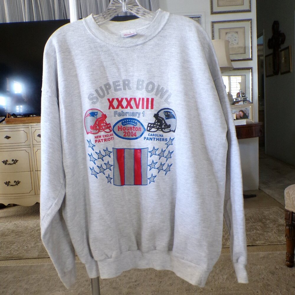 VINTAGE 2004 PATRIOTS VS PANTHERS SUPER BOWL XXXVIII CREWNECK NFL SWEATSHIRT